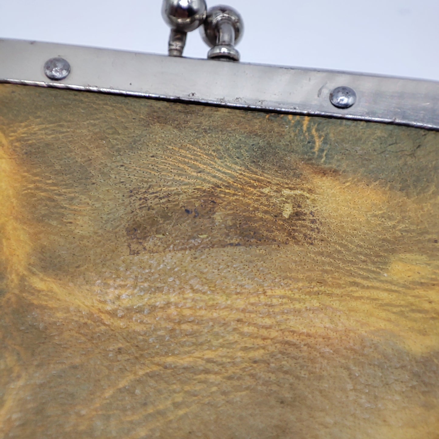 Vintage Leather Kiss Lock Coin Purse