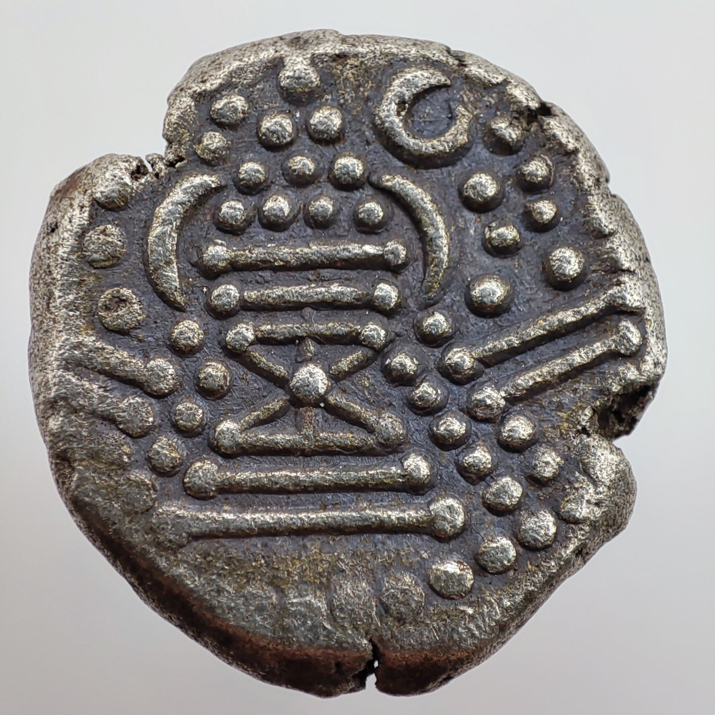 Chalukyas of Gujarat: Silver Gadhaiya Paisa (Drachm) Anonymous Issue c. 1030-1120CE
